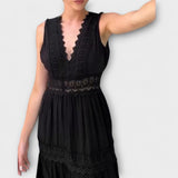Aurélie - Vestido elegante de encaje con escote en V