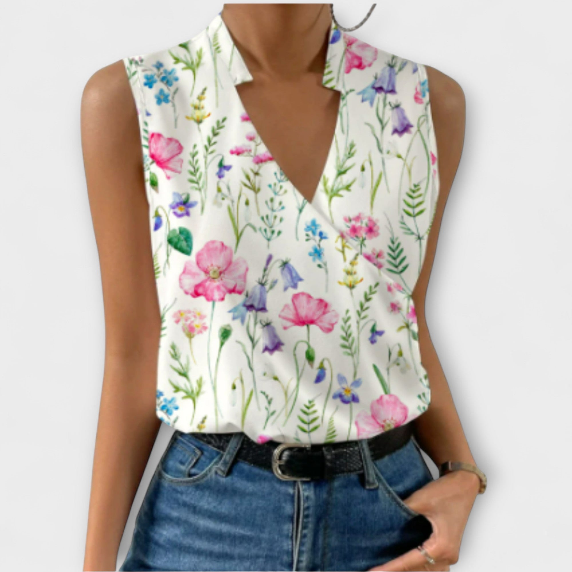 Top suave de verano con escote en V